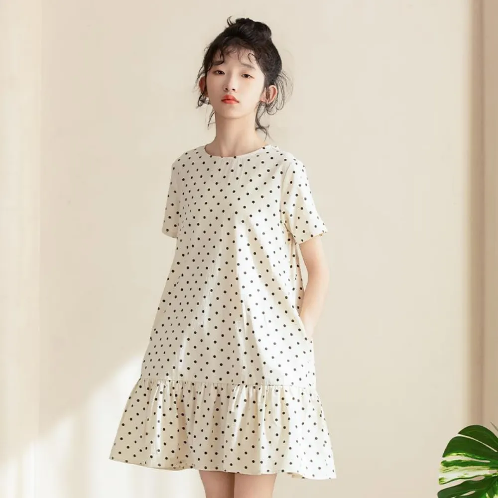 波点荷叶边连衣裙 Polka Dot Ruffle Dress