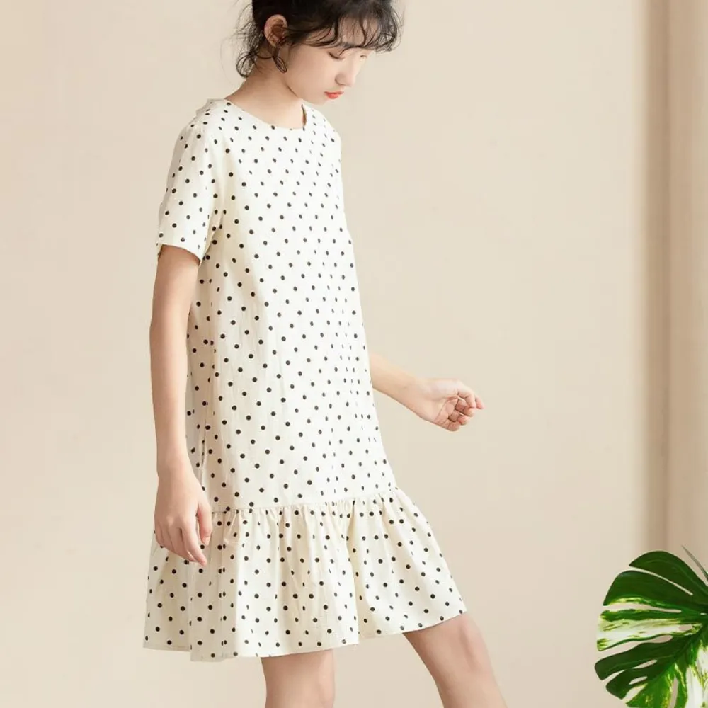 波点荷叶边连衣裙 Polka Dot Ruffle Dress