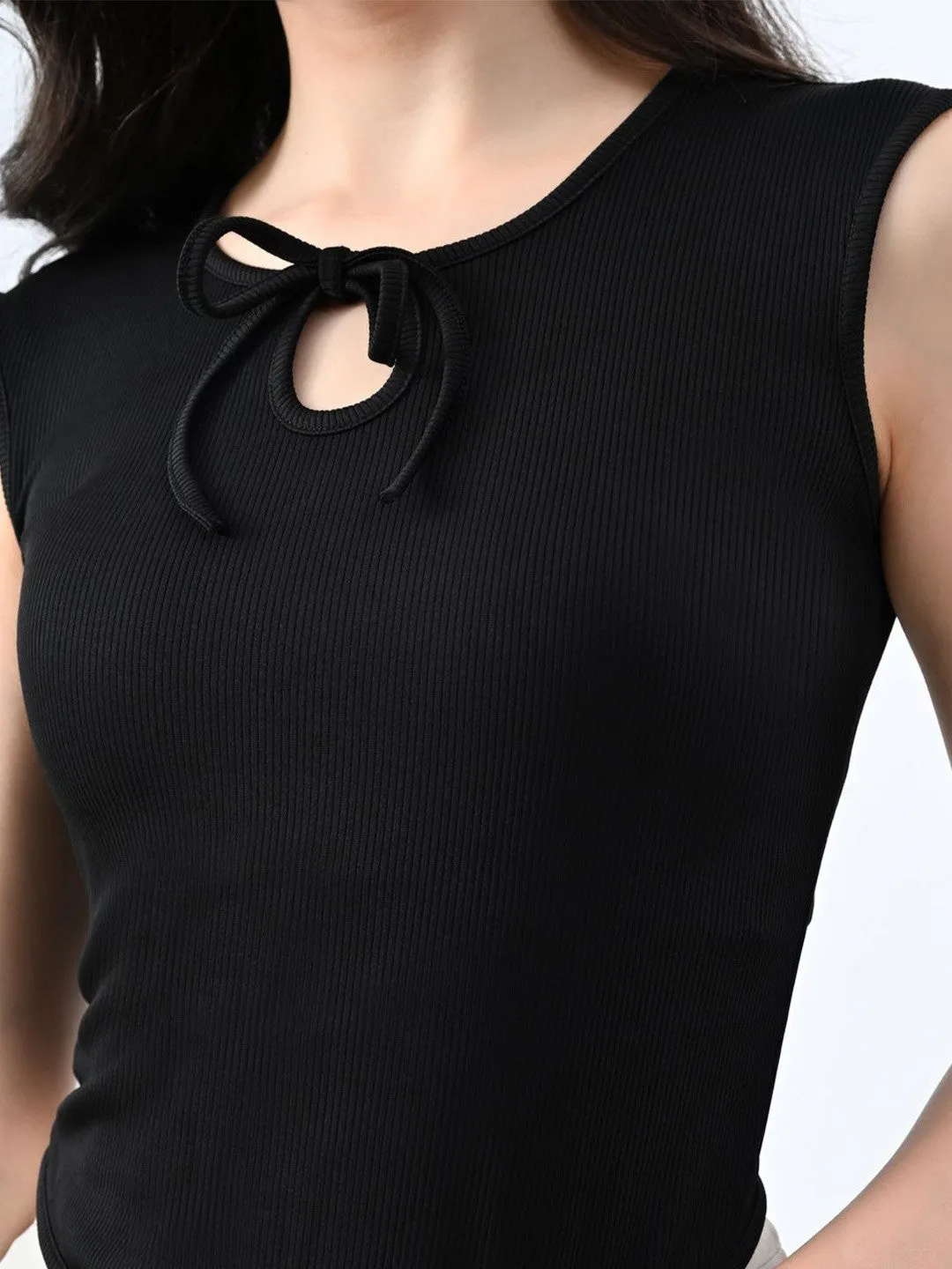 Black Solid Round Neck Crop Top