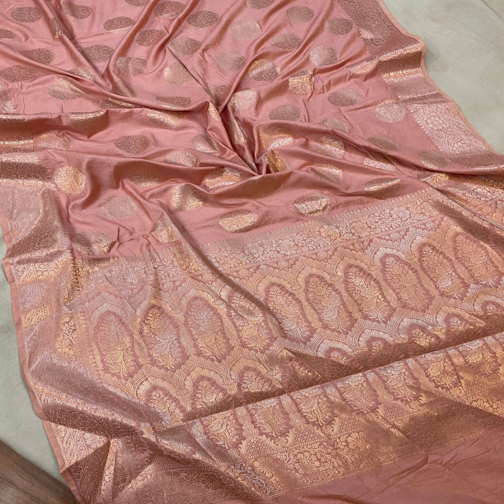 Delicate Baby Pink Handloom Banarasi Silk Sari