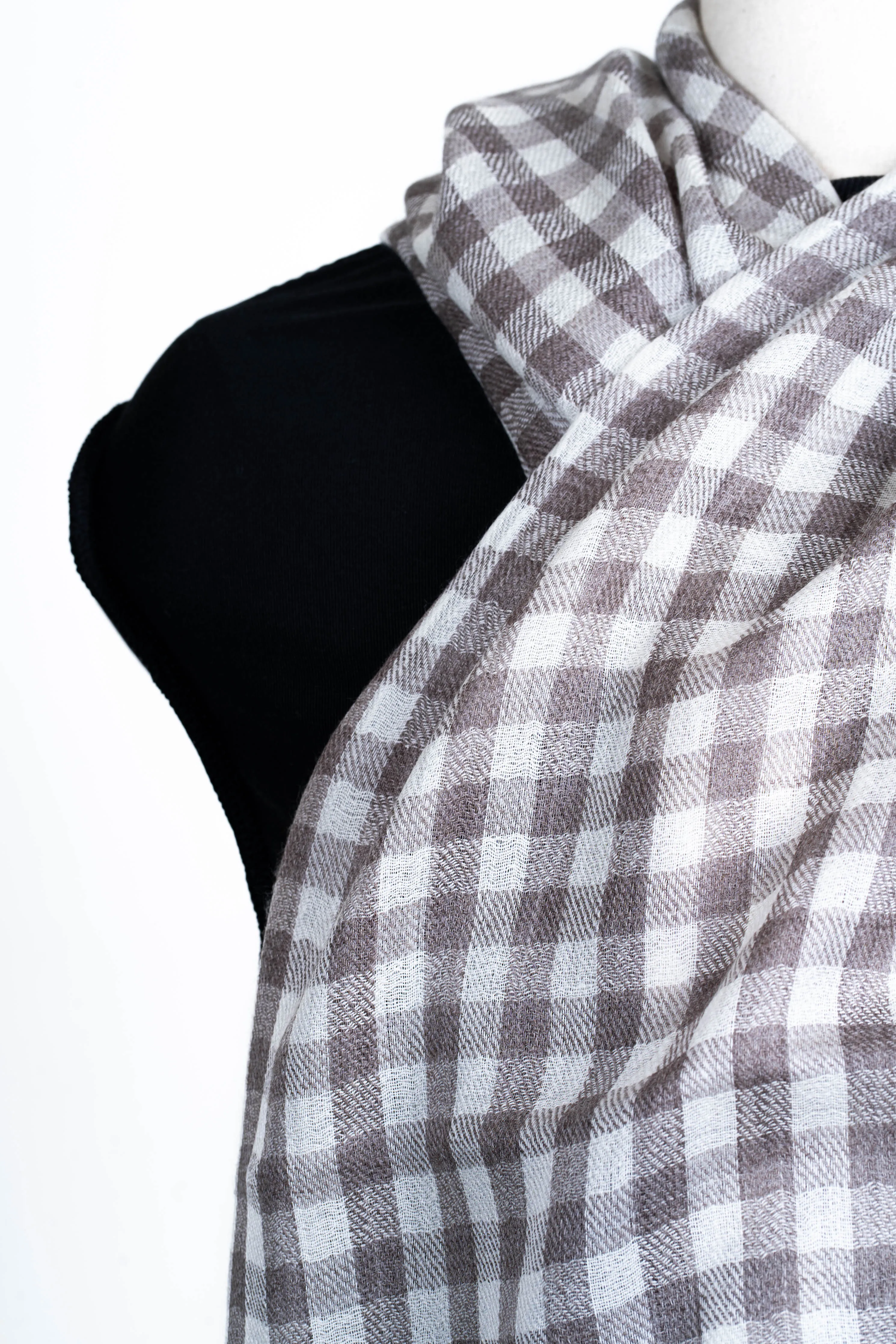 Timeless Elegance: Checked Merino Wool Scarf in Classic Taupe