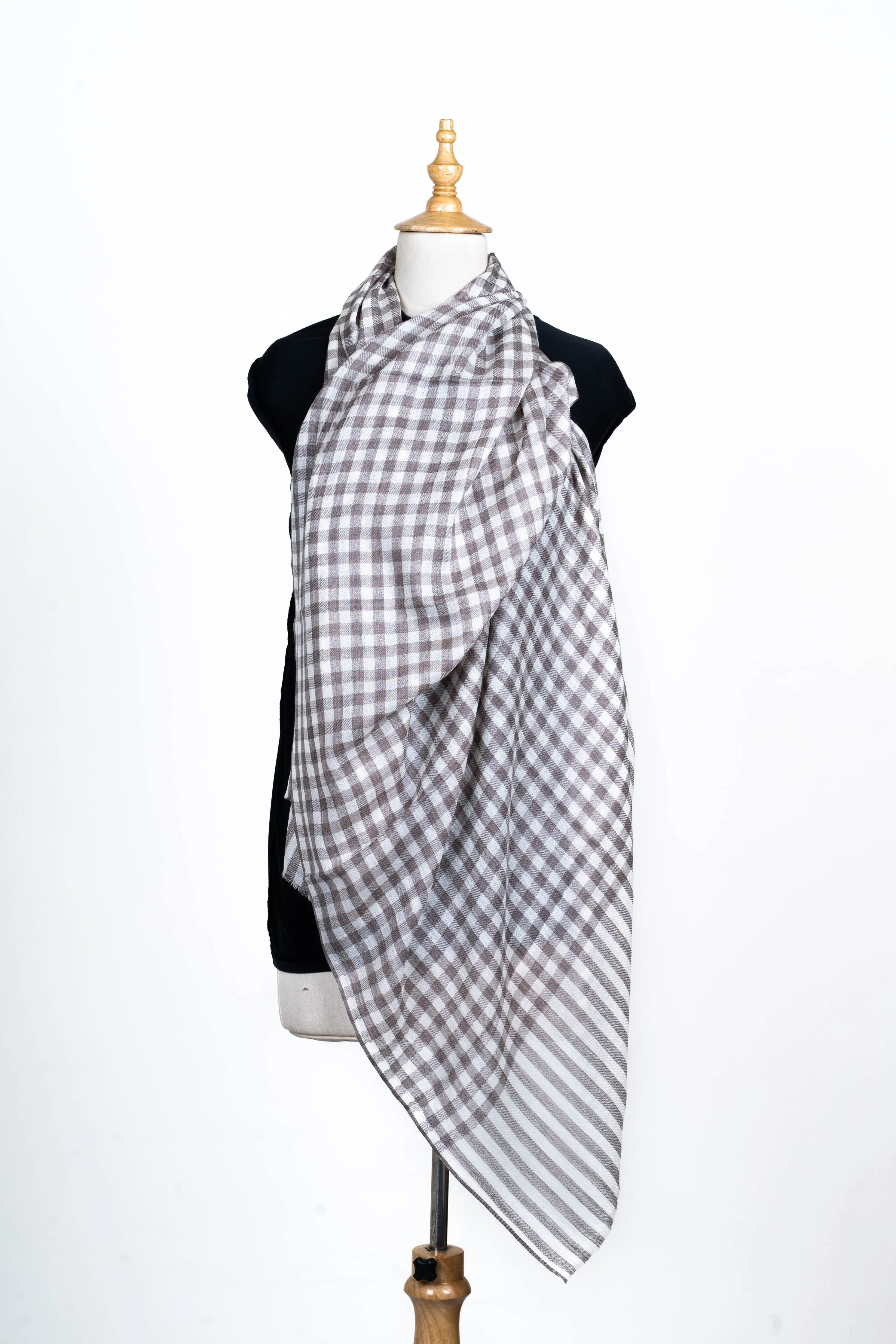 Timeless Elegance: Checked Merino Wool Scarf in Classic Taupe