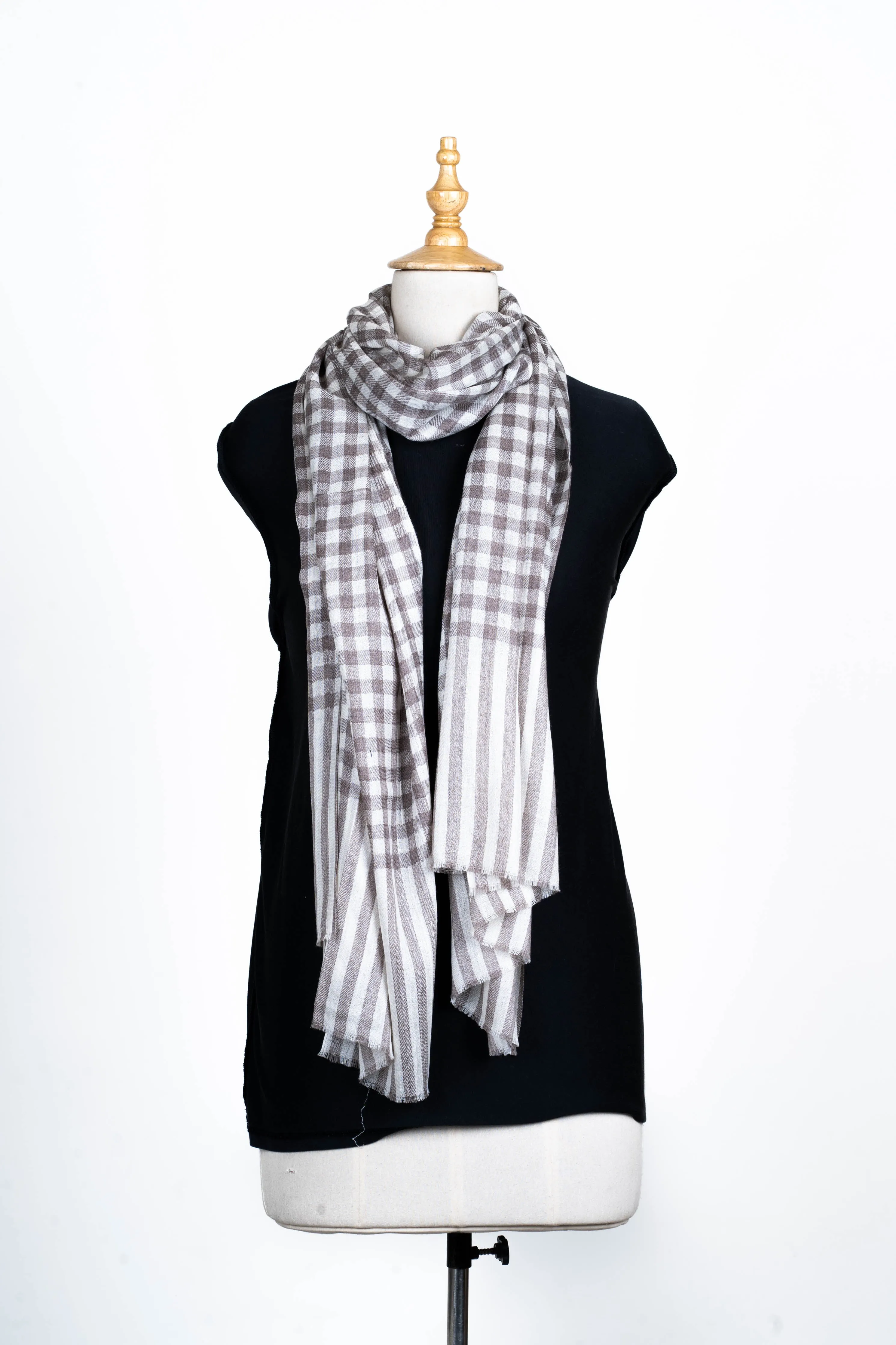 Timeless Elegance: Checked Merino Wool Scarf in Classic Taupe