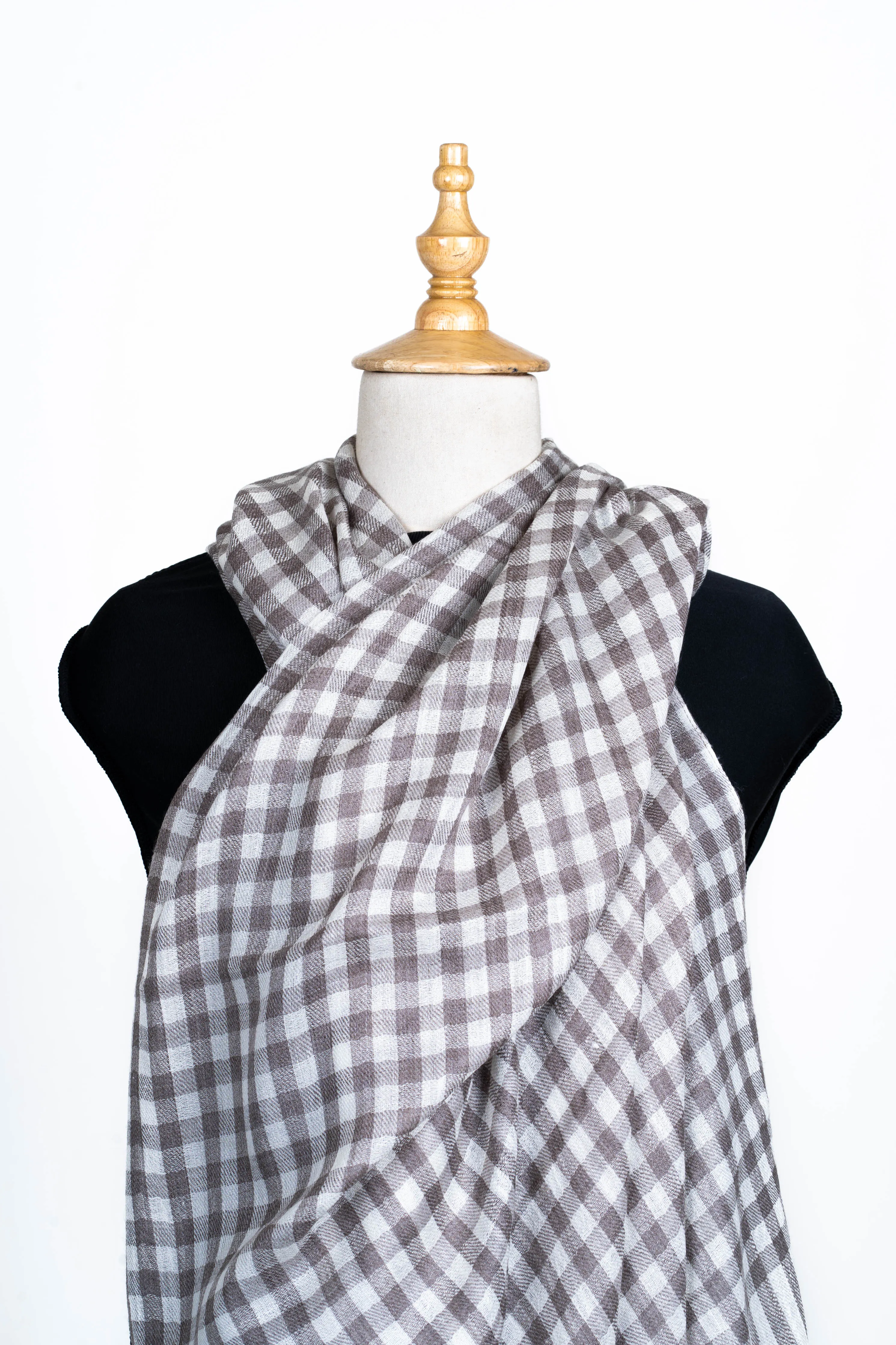 Timeless Elegance: Checked Merino Wool Scarf in Classic Taupe