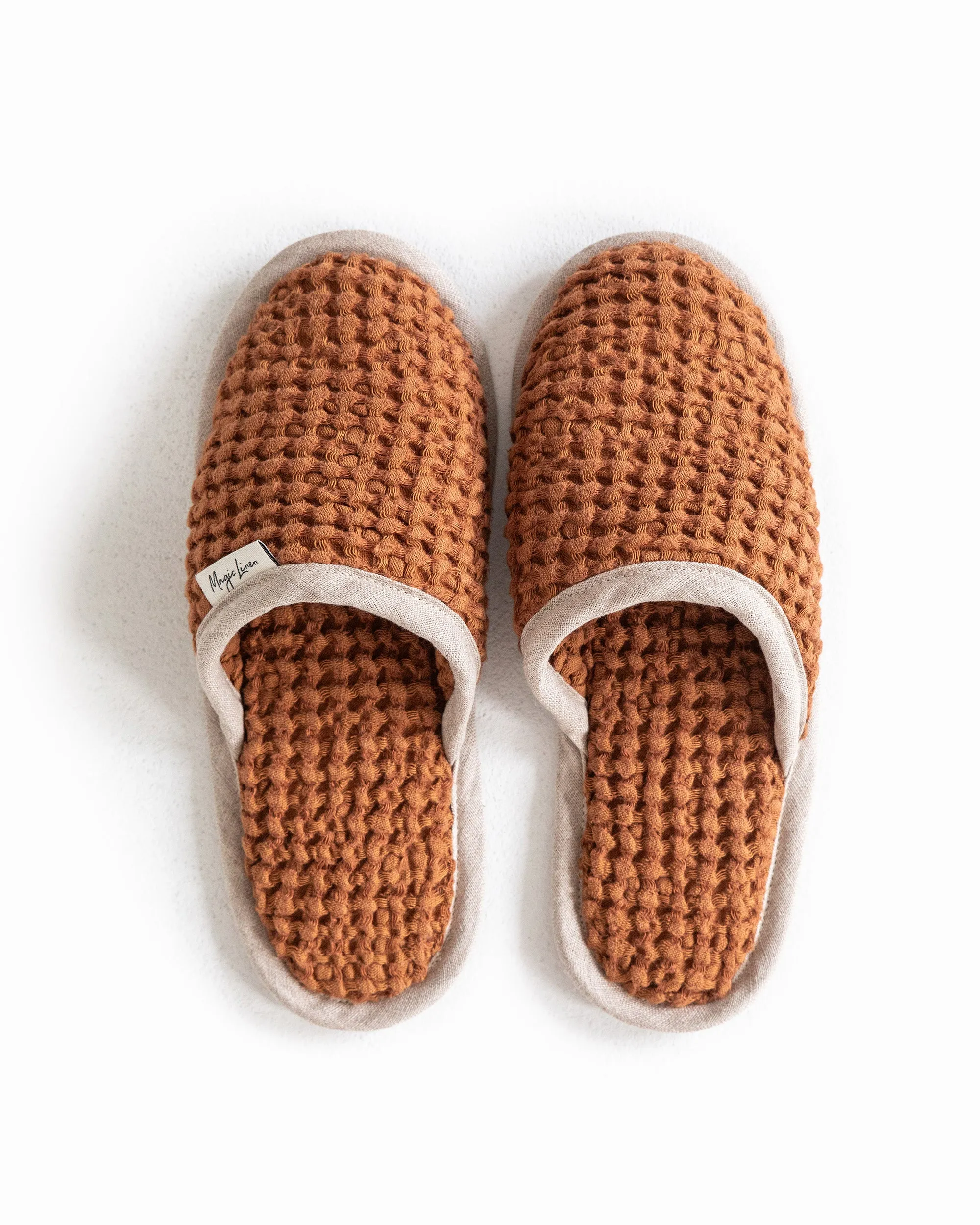 Waffle linen unisex slippers in Cinnamon